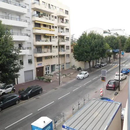 Charming Air-conditioned 2-bedroom 'le Riviera' With Parking Juan-les-Pins