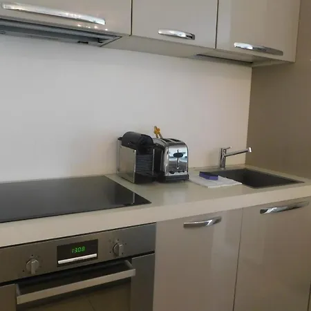 Apartment Charming Air-conditioned 2-bedroom 'le Riviera' With Parking *